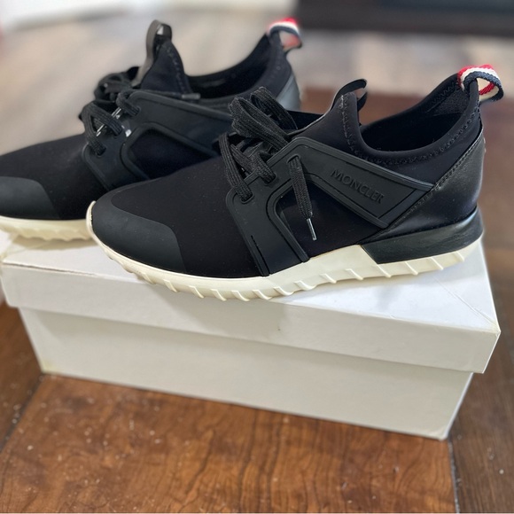 Hello I am selling a pair of black Moncler sneakers size 8 - Picture 6 of 6